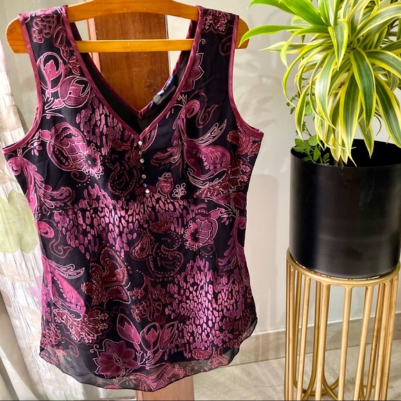 🛍️🛍️🛍️Printed black sleeveless blouse